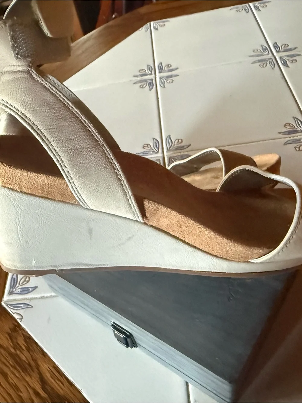 Lucky Brand Cream Wedge Sandals